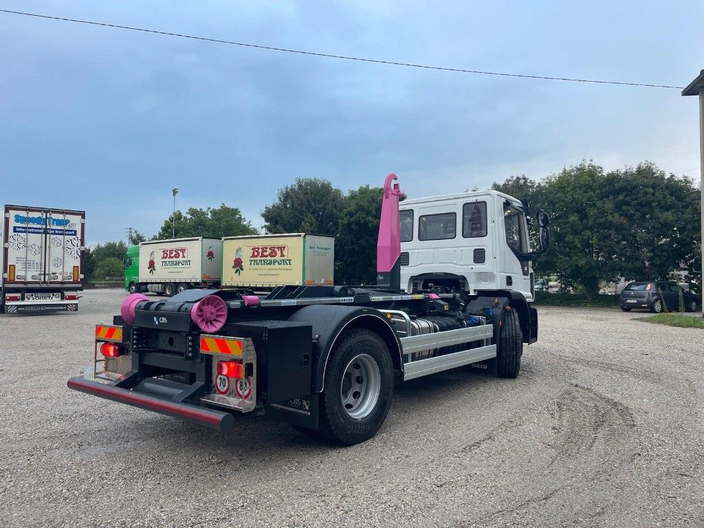 IVECO EUROCARGO 180K32 SCARRABILE NUOVO - Camião polibenne: foto 4 IVECO EUROCARGO 180K32 SCARRABILE NUOVO - Camião polibenne: foto 4