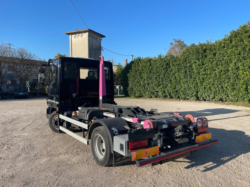 IVECO EUROCARGO 75E18 CON SCARRABILE NUOVO - Camião polibenne: foto 5 IVECO EUROCARGO 75E18 CON SCARRABILE NUOVO - Camião polibenne: foto 5