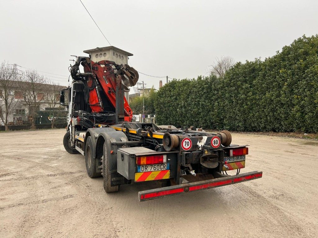 IVECO STRALIS 260S42 SCARRABILE USATO CON GRU - Camião polibenne: foto 4 IVECO STRALIS 260S42 SCARRABILE USATO CON GRU - Camião polibenne: foto 4