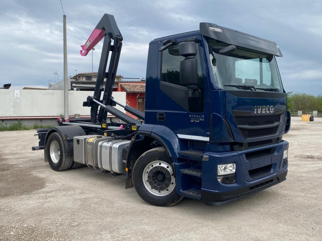 IVECO STRALIS 310 SCARRABILE FULL PNEUMATICO - Camião polibenne: foto 2 IVECO STRALIS 310 SCARRABILE FULL PNEUMATICO - Camião polibenne: foto 2