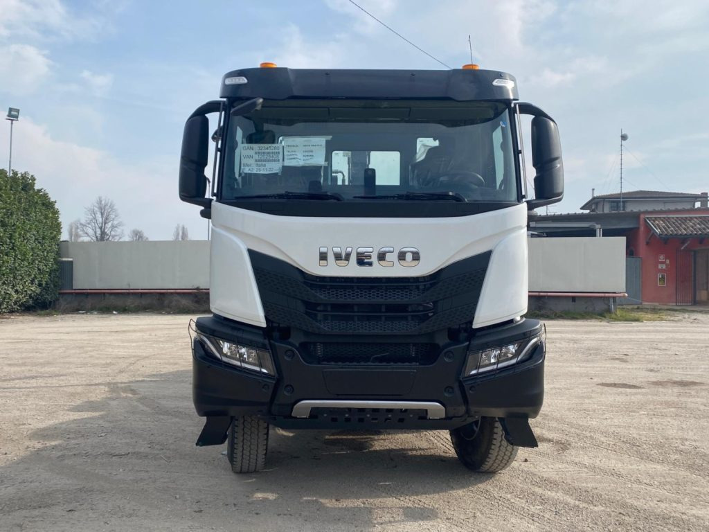 IVECO TRAKKER T-WAY AD510 NUOVO SCARRABILE - Camião polibenne: foto 2 IVECO TRAKKER T-WAY AD510 NUOVO SCARRABILE - Camião polibenne: foto 2