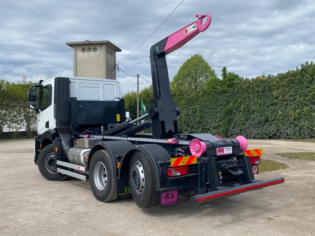 IVECO X-WAY AD280X48Y NUOVO SCARRABILE PASSO 3120 - Camião polibenne: foto 4 IVECO X-WAY AD280X48Y NUOVO SCARRABILE PASSO 3120 - Camião polibenne: foto 4