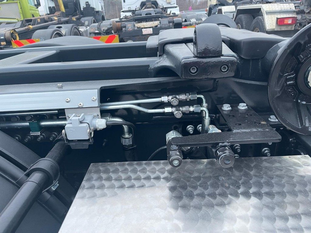 IVECO X-WAY AD350X480YPS SCARRABILE NUOVO - Camião polibenne: foto 5 IVECO X-WAY AD350X480YPS SCARRABILE NUOVO - Camião polibenne: foto 5