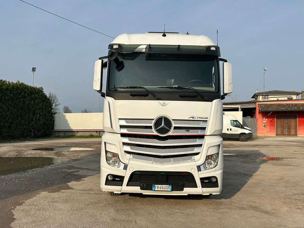 MERCEDES ACTROS 25.51 SCARRABILE - Camião polibenne: foto 2 MERCEDES ACTROS 25.51 SCARRABILE - Camião polibenne: foto 2