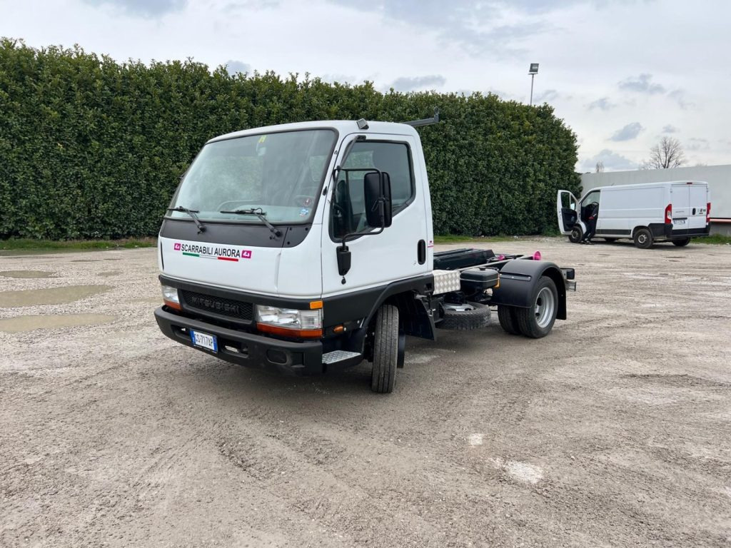 MITSUBISHI CANTER 3.0 SCARRABILE - Camião polibenne: foto 1 MITSUBISHI CANTER 3.0 SCARRABILE - Camião polibenne: foto 1