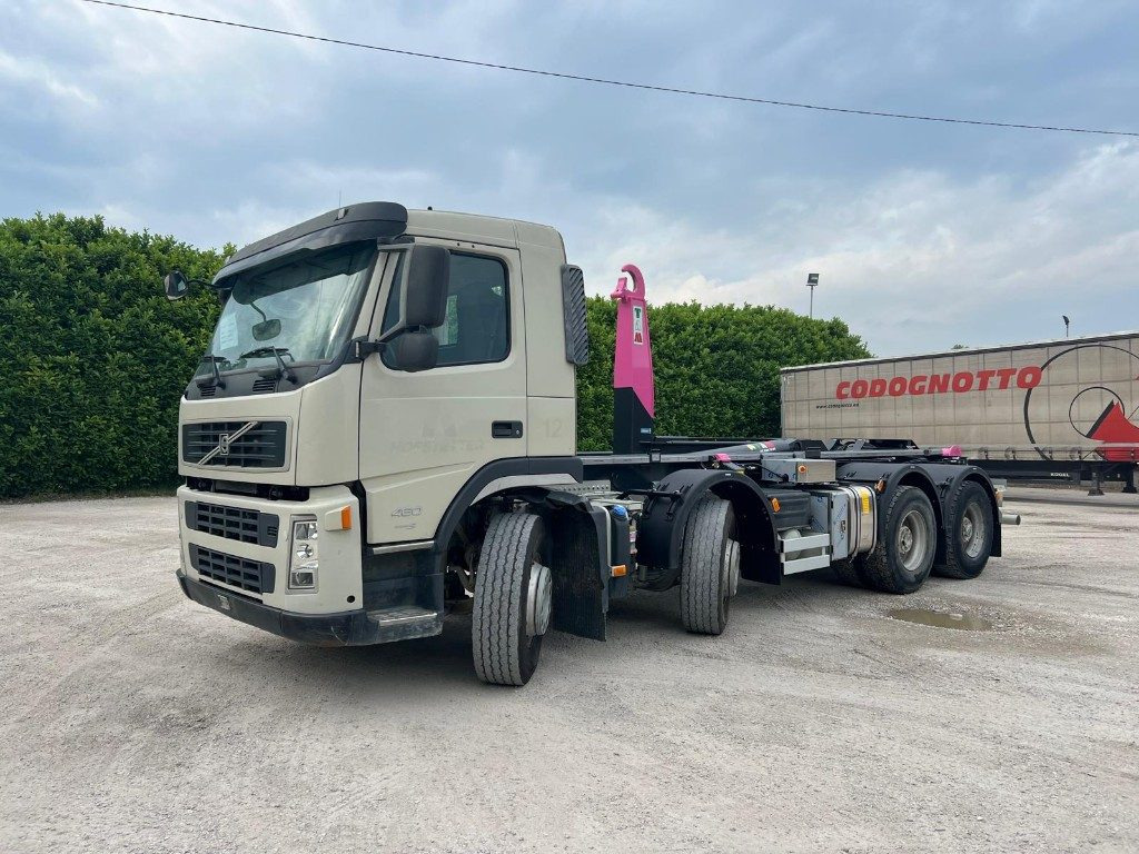 VOLVO FM480 SCARRABILE 8X4 - Camião polibenne: foto 1 VOLVO FM480 SCARRABILE 8X4 - Camião polibenne: foto 1