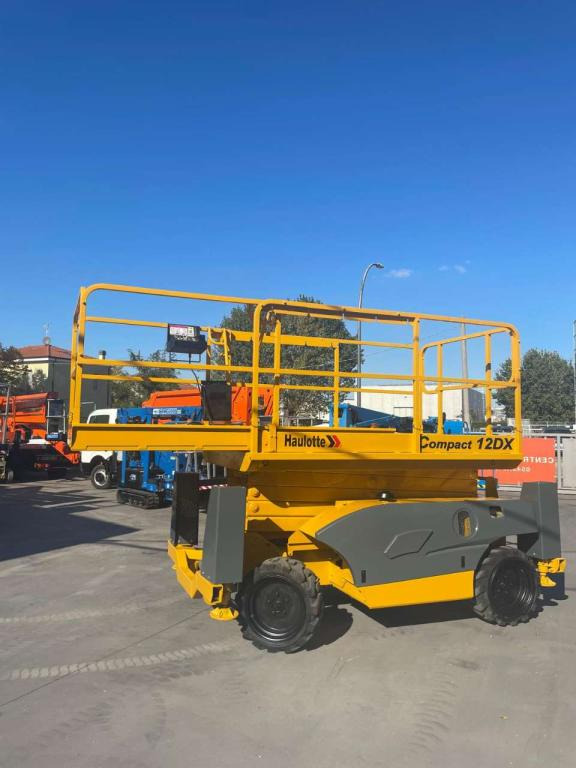 Haulotte COMPACT 12DX - Plataforma de Tijera/ Plataforma de tesoura: foto 1 Haulotte COMPACT 12DX - Plataforma de Tijera/ Plataforma de tesoura: foto 1