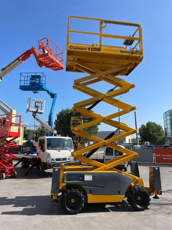 Plataforma de Tijera/ Plataforma de tesoura Haulotte COMPACT 12DX: foto 13