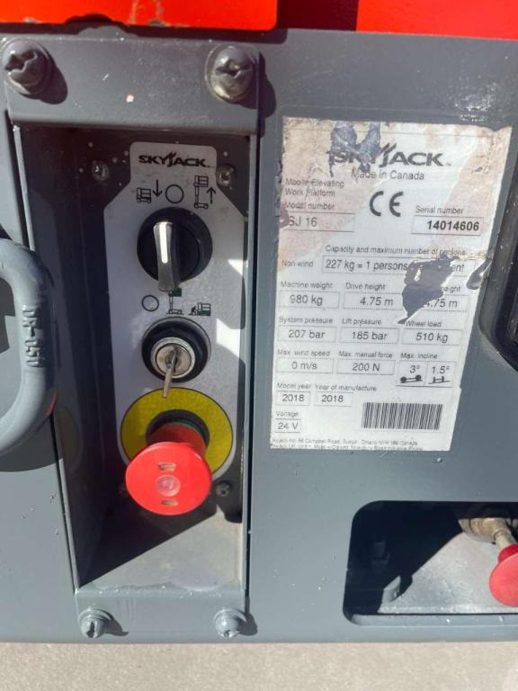 Plataforma de mastro vertical SkyJack SJ-16: foto 10