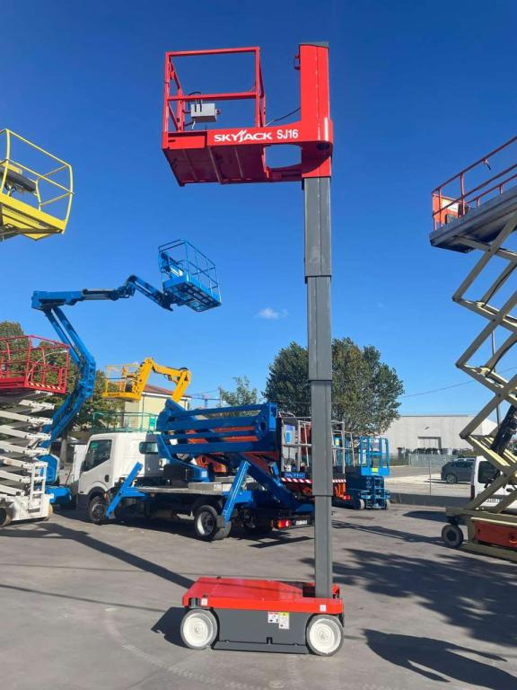 Plataforma de mastro vertical SkyJack SJ-16: foto 12