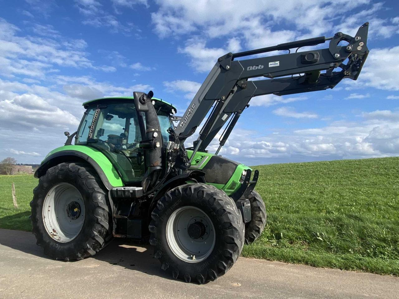 Deutz-Fahr 6150.4 Agrotron TTV - Trator: foto 1 Deutz-Fahr 6150.4 Agrotron TTV - Trator: foto 1