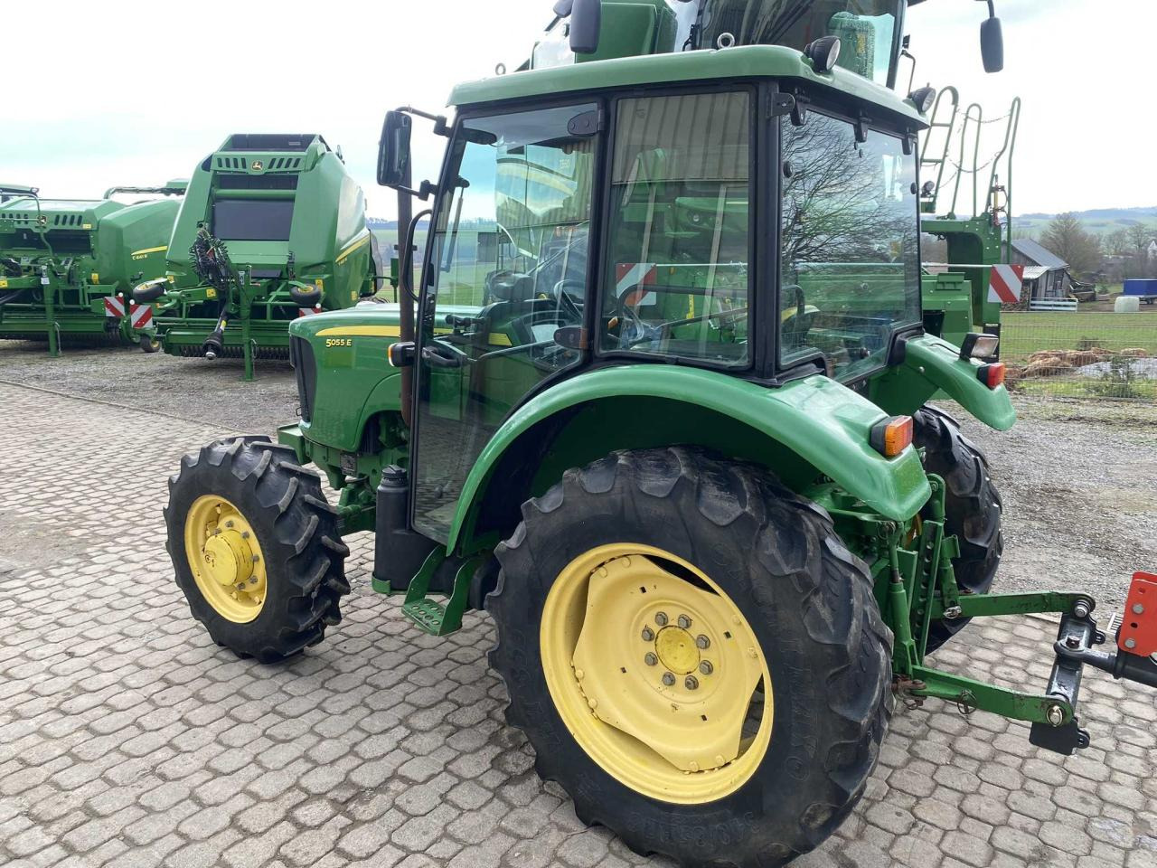 John Deere 5055E - Trator: foto 5 John Deere 5055E - Trator: foto 5