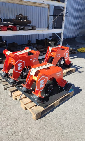 Exero Puomitäry rototiltin alle - Placas vibratórias, Equipamento: foto 1 Exero Puomitäry rototiltin alle - Placas vibratórias, Equipamento: foto 1