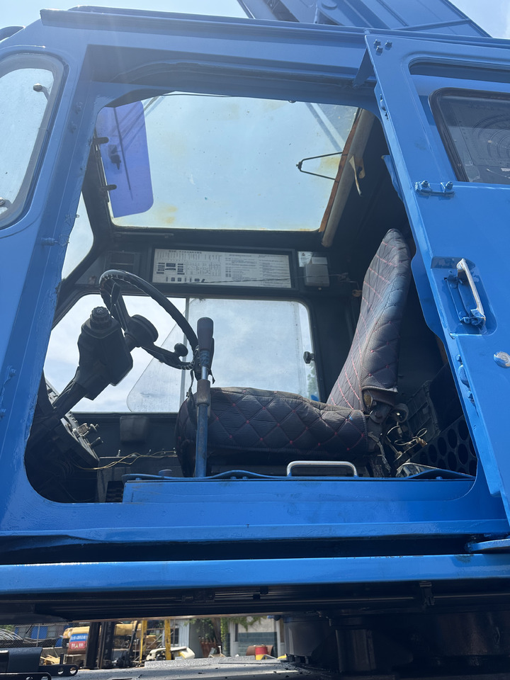 KATO KR500H SS500 KR50H 50 Ton rough terrain crane - Grua de estaleiro: foto 4 KATO KR500H SS500 KR50H 50 Ton rough terrain crane - Grua de estaleiro: foto 4