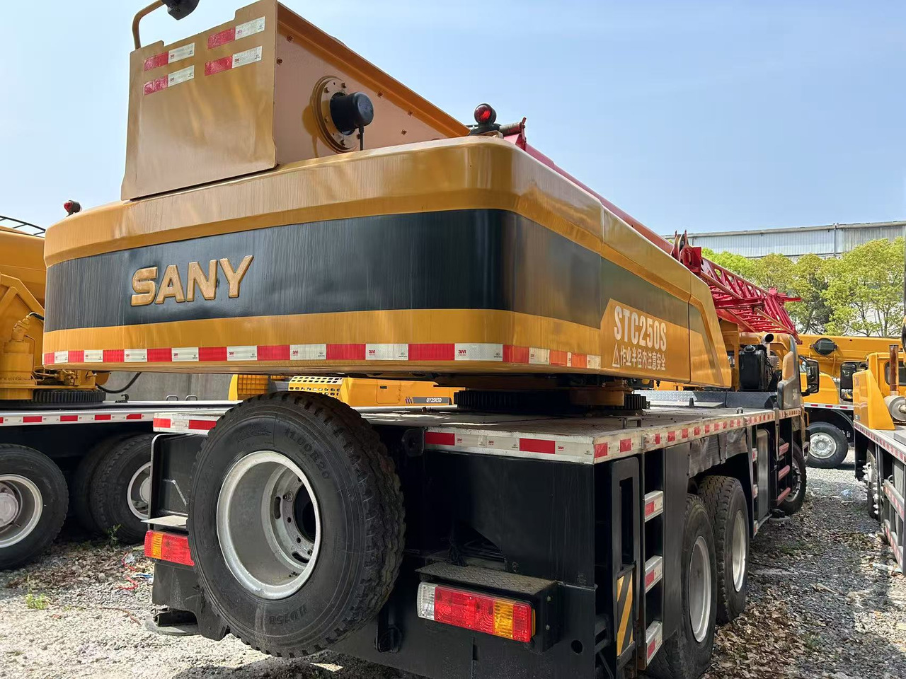 SANY STC250S stc500 stc550 stc300 stc350 25 ton truck crane - Grua móvel: foto 3 SANY STC250S stc500 stc550 stc300 stc350 25 ton truck crane - Grua móvel: foto 3
