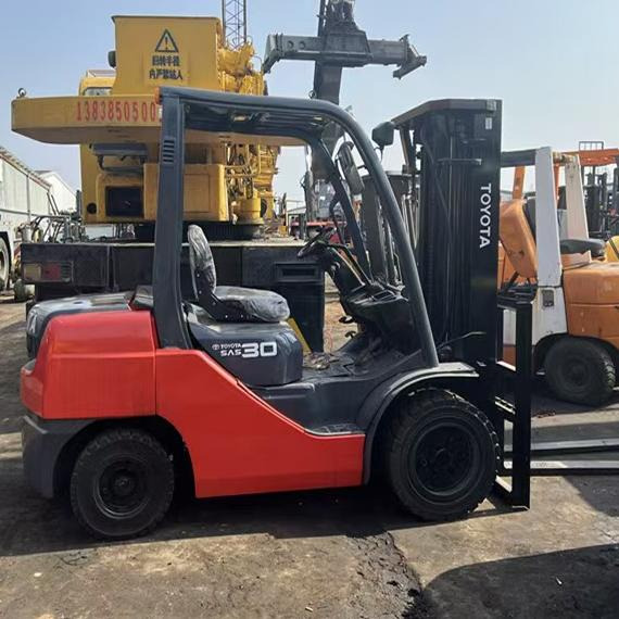 TOYOTA 8FD30 7FD30 FD50 FD100 Japan original 2.5ton 3Ton 3.5ton 5ton 7T 10t Used Diesel Forklift - Empilhadeira a diesel: foto 2 TOYOTA 8FD30 7FD30 FD50 FD100 Japan original 2.5ton 3Ton 3.5ton 5ton 7T 10t Used Diesel Forklift - Empilhadeira a diesel: foto 2