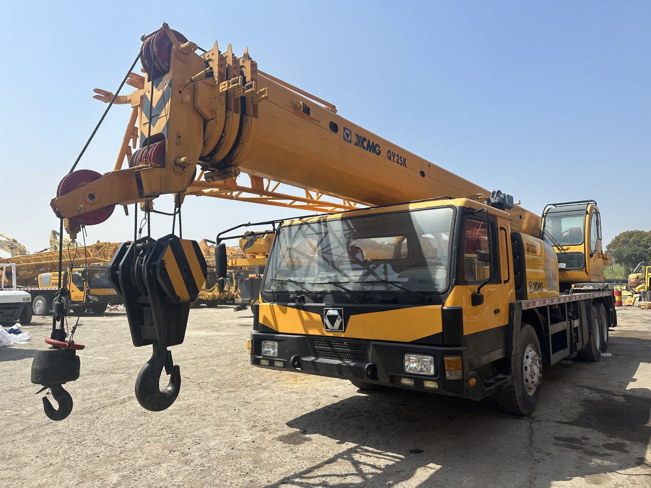 XCMG QY25K 25 ton truck crane - Grua móvel: foto 1 XCMG QY25K 25 ton truck crane - Grua móvel: foto 1