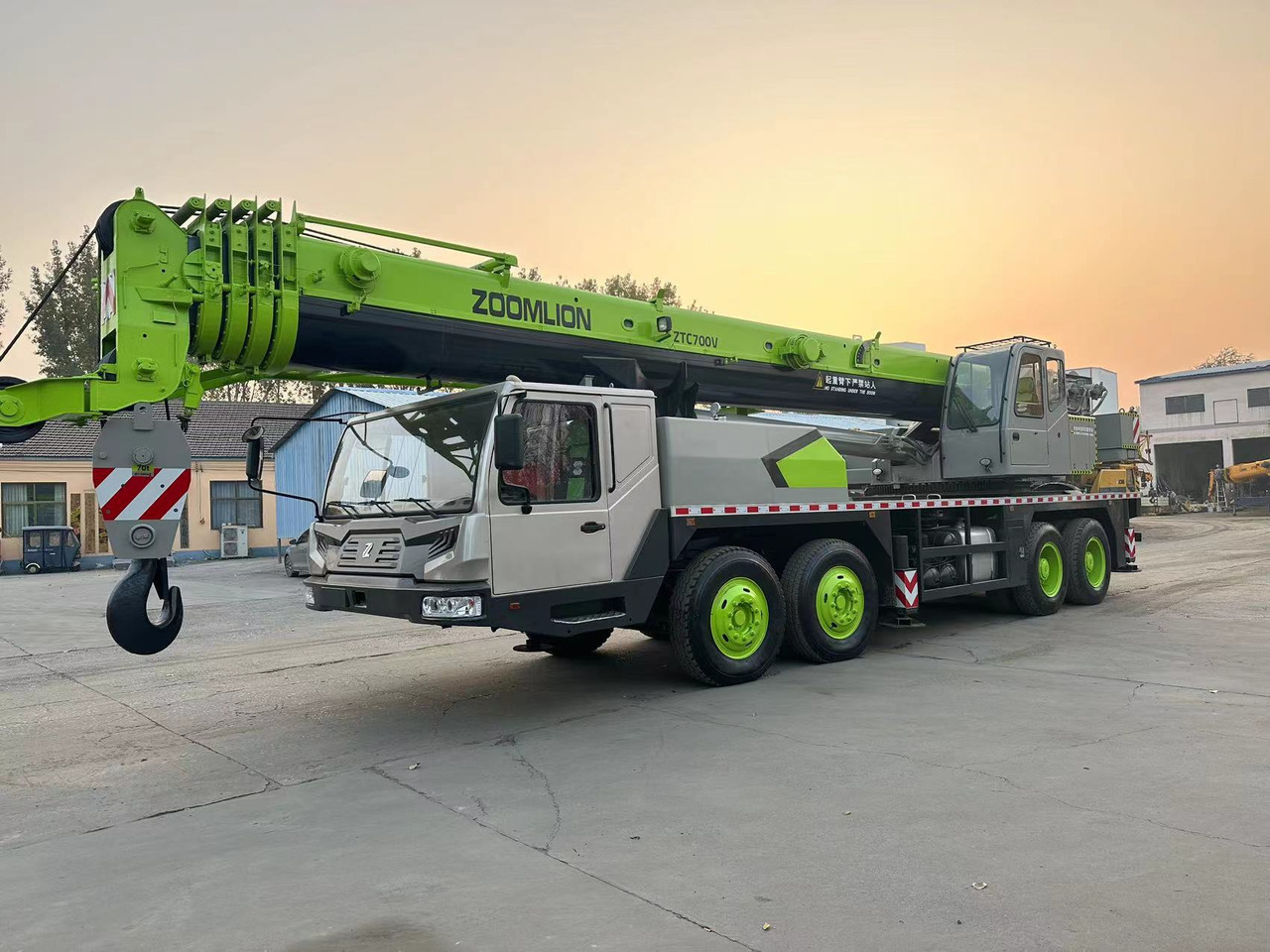 ZOOMLION ZTC700V QY70V 70 ton 80 ton 90 ton 100 ton 110 ton 120 ton used truck crane - Grua móvel: foto 2 ZOOMLION ZTC700V QY70V 70 ton 80 ton 90 ton 100 ton 110 ton 120 ton used truck crane - Grua móvel: foto 2