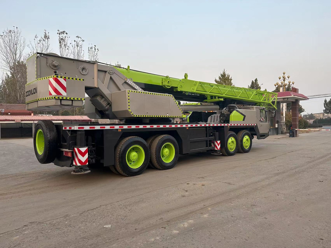 ZOOMLION ZTC700V QY70V 70 ton 80 ton 90 ton 100 ton 110 ton 120 ton used truck crane - Grua móvel: foto 4 ZOOMLION ZTC700V QY70V 70 ton 80 ton 90 ton 100 ton 110 ton 120 ton used truck crane - Grua móvel: foto 4