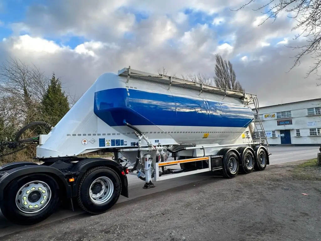 Feldbinder Powder Tanker - Semirreboque silo: foto 2 Feldbinder Powder Tanker - Semirreboque silo: foto 2