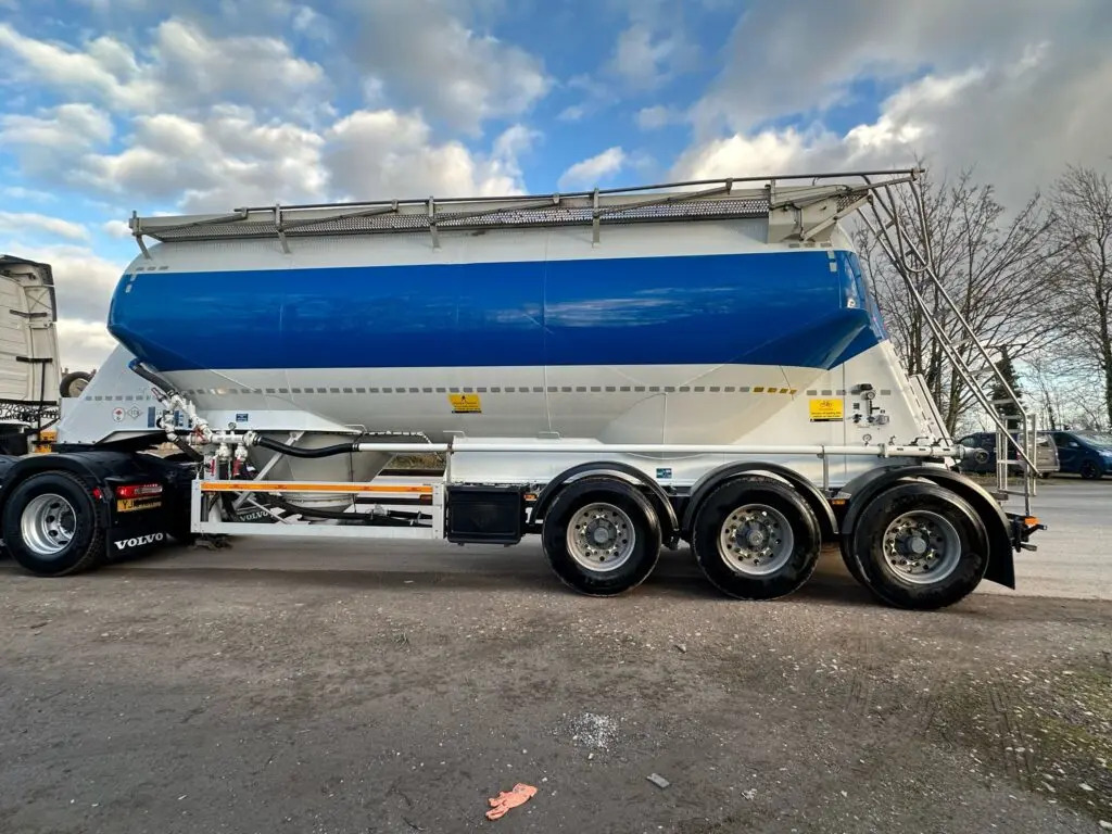 Feldbinder Powder Tanker - Semirreboque silo: foto 3 Feldbinder Powder Tanker - Semirreboque silo: foto 3