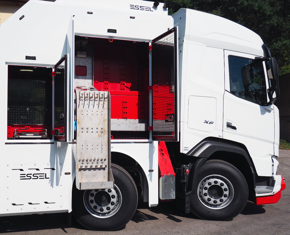 Leasing de  DAF XF 530 NEW T-REX DAF white DAF XF 530 NEW T-REX DAF white: foto 14