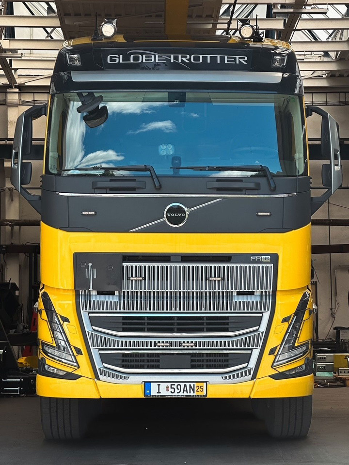 Volvo FH 16 NEW T-REX on Volvo FH16 84R 700HP E6E - Caminhão reboque: foto 4 Volvo FH 16 NEW T-REX on Volvo FH16 84R 700HP E6E - Caminhão reboque: foto 4