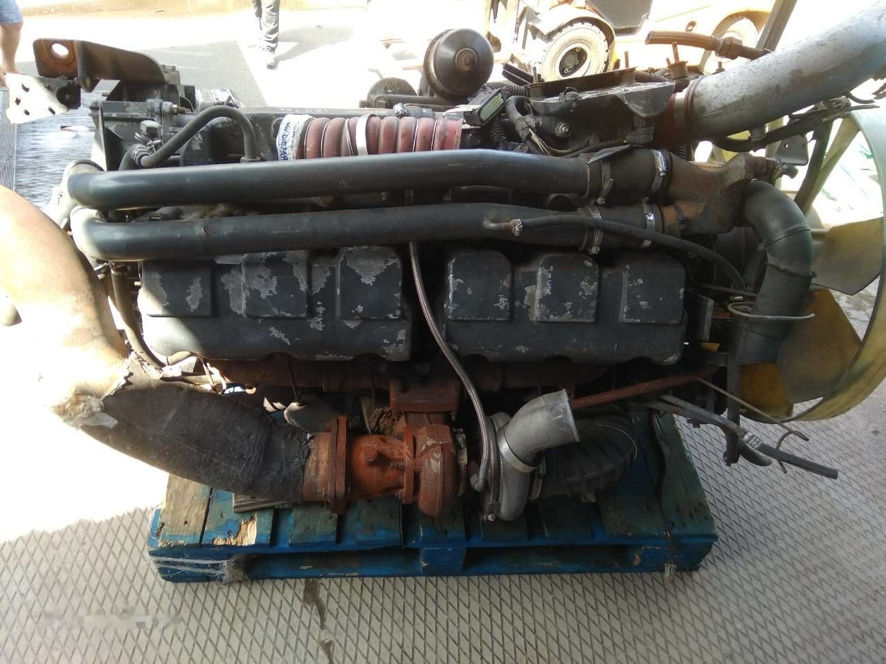 Renault Magnum E-TECH Renault MAGNUM - Motor por Camião: foto 1 Renault Magnum E-TECH Renault MAGNUM - Motor por Camião: foto 1