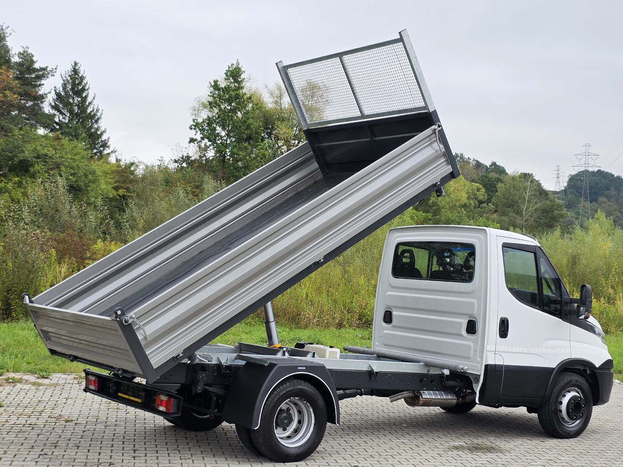IVECO Daily 70c-17 Wywrotka 3.80 M ! Kiper 3-Stronny ! Klima ! 3.0 HPI * 170 Hp ! Super Stan ! Z Włoch ! - Carrinha basculante: foto 5 IVECO Daily 70c-17 Wywrotka 3.80 M ! Kiper 3-Stronny ! Klima ! 3.0 HPI * 170 Hp ! Super Stan ! Z Włoch ! - Carrinha basculante: foto 5