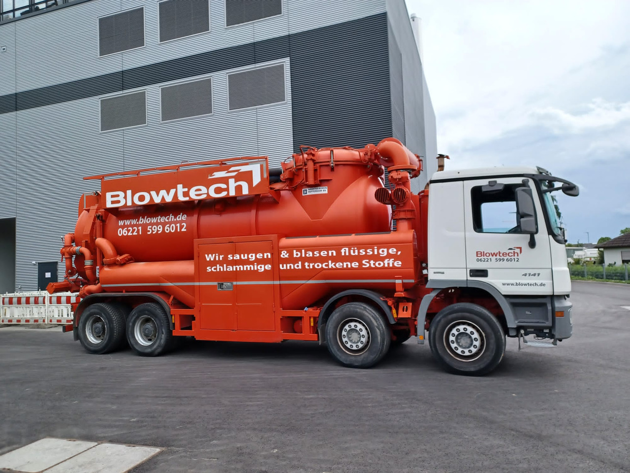 MERCEDES-BENZ Naaktgeboren Vacu-Press 8000 High-Lift V2A less km+hours! - Caminhão limpa fossa: foto 1 MERCEDES-BENZ Naaktgeboren Vacu-Press 8000 High-Lift V2A less km+hours! - Caminhão limpa fossa: foto 1