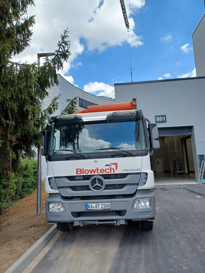 MERCEDES-BENZ Naaktgeboren Vacu-Press 8000 High-Lift V2A less km+hours! - Caminhão limpa fossa: foto 5 MERCEDES-BENZ Naaktgeboren Vacu-Press 8000 High-Lift V2A less km+hours! - Caminhão limpa fossa: foto 5
