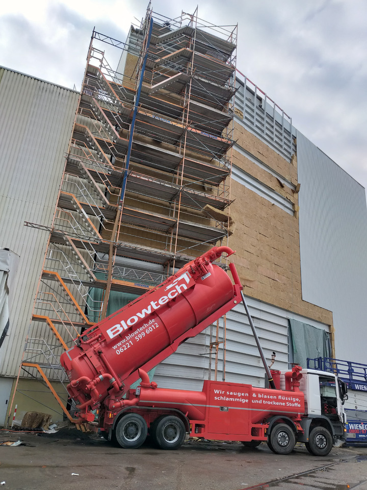 MERCEDES-BENZ Naaktgeboren Vacu-Press 8000 High-Lift V2A less km+hours! - Caminhão limpa fossa: foto 3 MERCEDES-BENZ Naaktgeboren Vacu-Press 8000 High-Lift V2A less km+hours! - Caminhão limpa fossa: foto 3