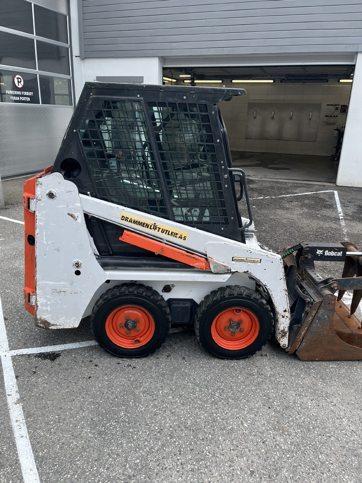 BOBCAT S70 - Mini pá carregadora de rastos: foto 4 BOBCAT S70 - Mini pá carregadora de rastos: foto 4