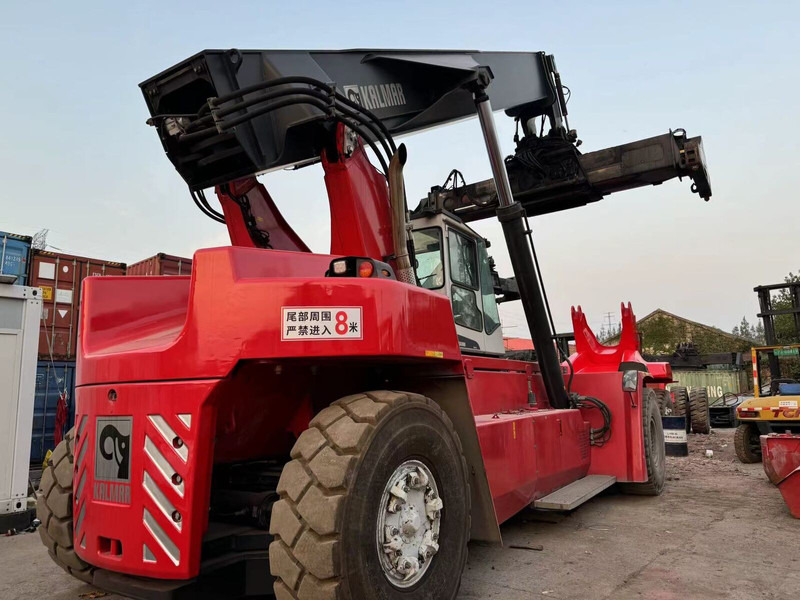 Kalmar DRU450 - Reachstacker porta contentores: foto 1 Kalmar DRU450 - Reachstacker porta contentores: foto 1