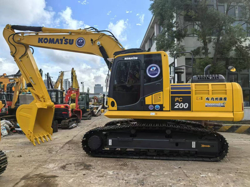 Komatsu PC200 PC220 - Escavadora de rastos: foto 1 Komatsu PC200 PC220 - Escavadora de rastos: foto 1