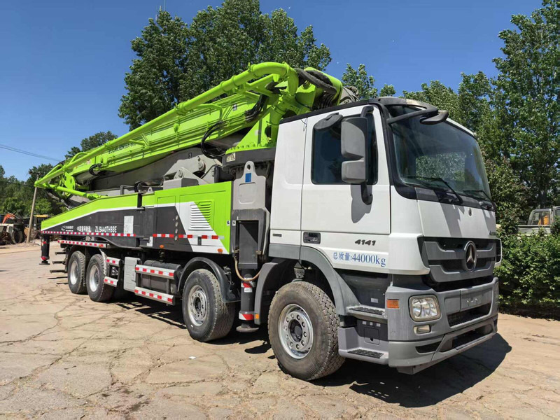 Mercedes-Benz Actros - Bomba de betão estacionária: foto 1 Mercedes-Benz Actros - Bomba de betão estacionária: foto 1