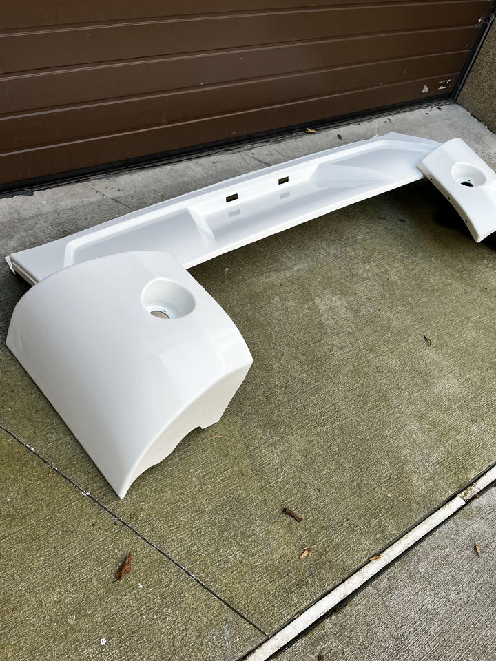 Zderzak tylny VOLVO 9500 9700 9900 VOLVO 9500 9700 9900 - Para-choque por Autocarro: foto 3 Zderzak tylny VOLVO 9500 9700 9900 VOLVO 9500 9700 9900 - Para-choque por Autocarro: foto 3