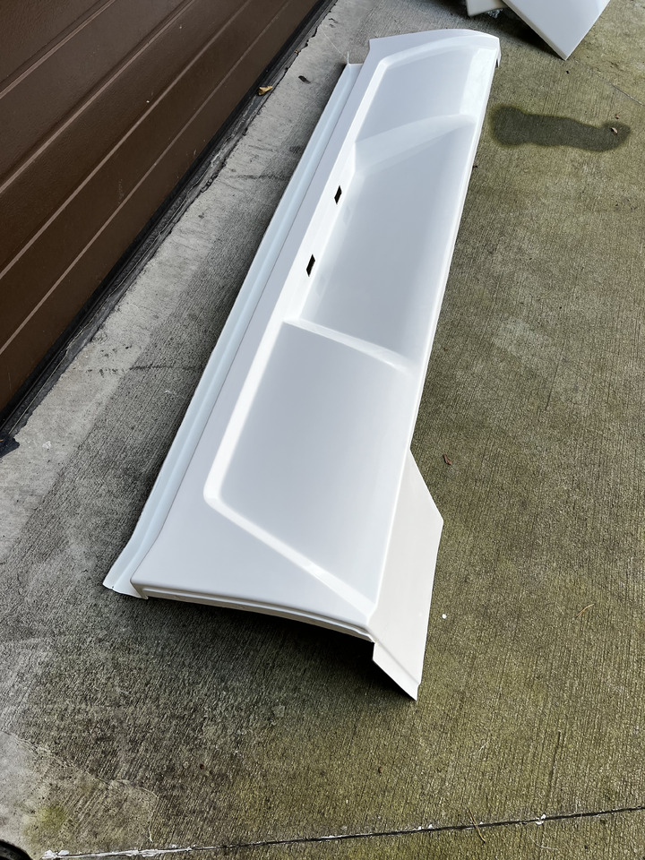 Zderzak tylny VOLVO 9500 9700 9900 VOLVO 9500 9700 9900 - Para-choque por Autocarro: foto 4 Zderzak tylny VOLVO 9500 9700 9900 VOLVO 9500 9700 9900 - Para-choque por Autocarro: foto 4