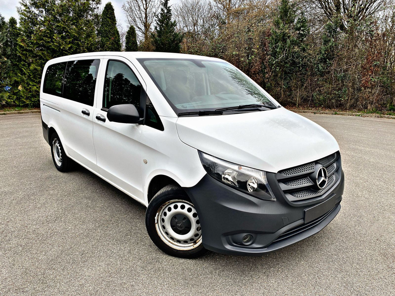 Mercedes-Benz Vito Tourer 114 CDI|Pro|Allrad|lang|8-Sitze|19% - Furgão de passageiros: foto 1 Mercedes-Benz Vito Tourer 114 CDI|Pro|Allrad|lang|8-Sitze|19% - Furgão de passageiros: foto 1
