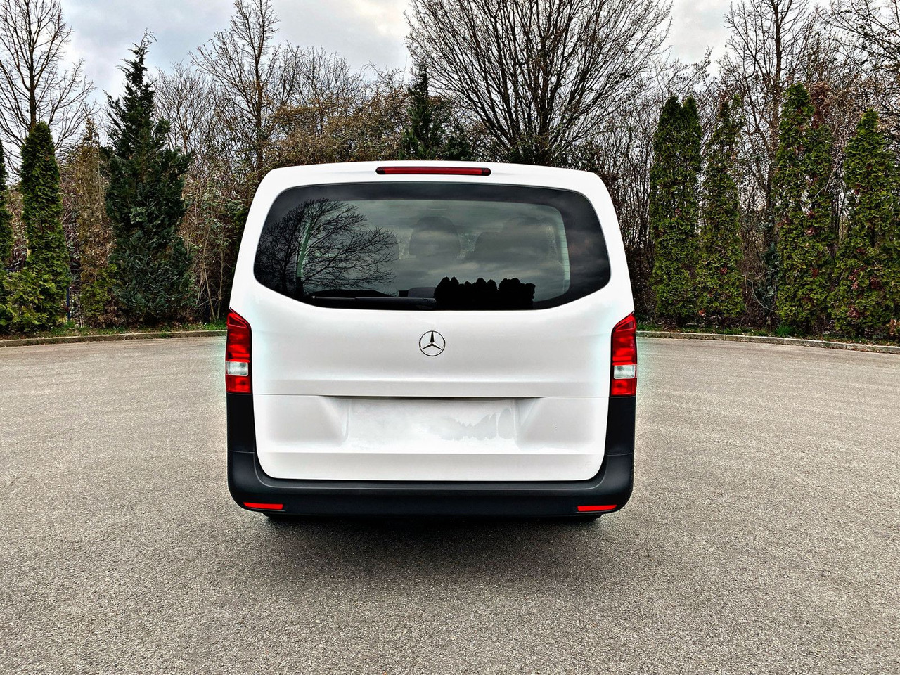 Mercedes-Benz Vito Tourer 114 CDI|Pro|Allrad|lang|8-Sitze|19% - Furgão de passageiros: foto 4 Mercedes-Benz Vito Tourer 114 CDI|Pro|Allrad|lang|8-Sitze|19% - Furgão de passageiros: foto 4