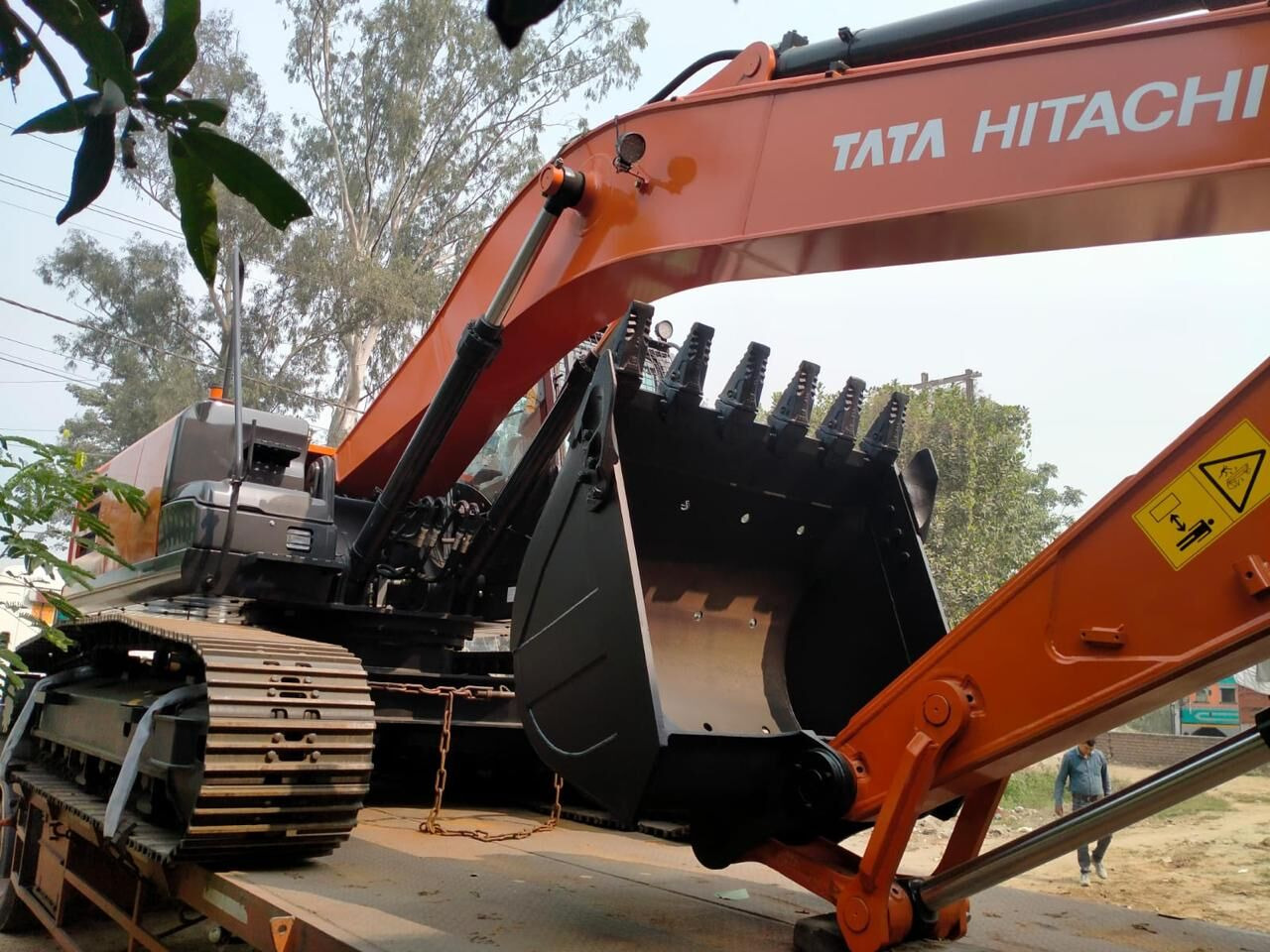 New Hitachi ZX220 LC tracked excavator - Escavadora de rastos: foto 3 New Hitachi ZX220 LC tracked excavator - Escavadora de rastos: foto 3