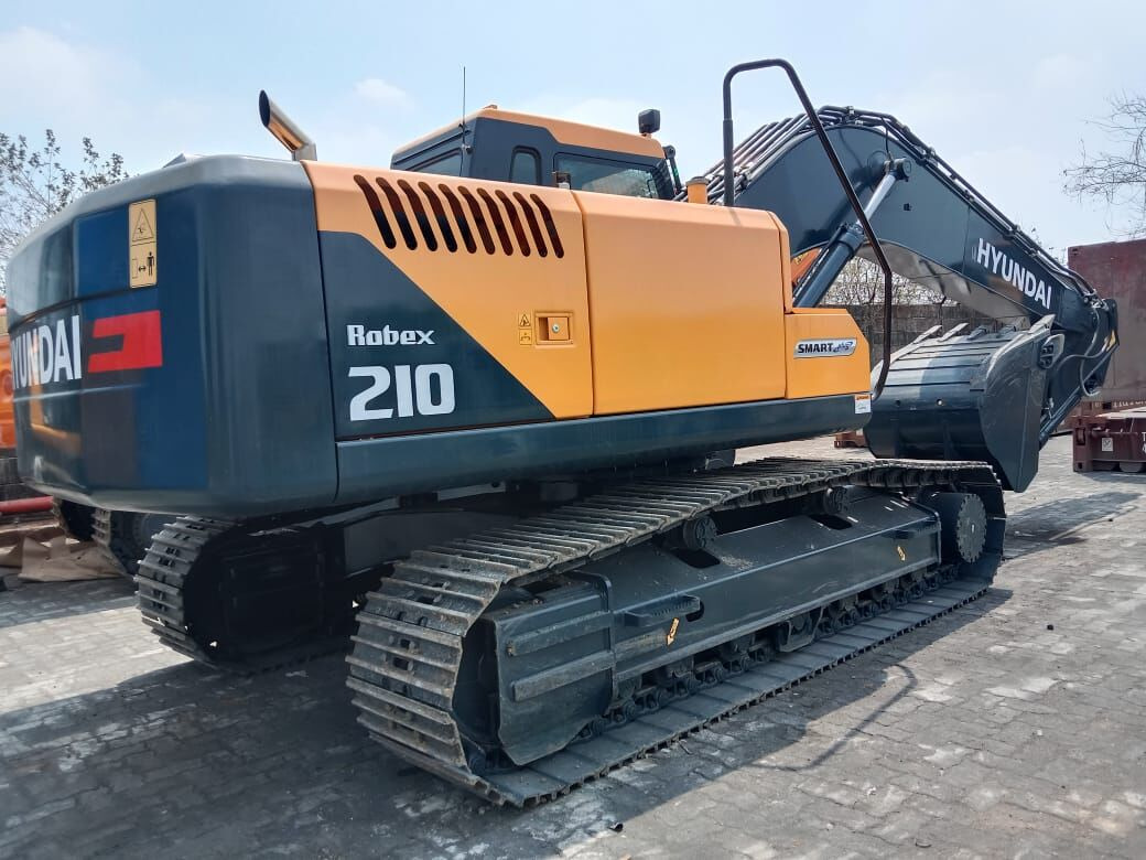 New Hyundai R210 tracked excavator - Escavadora de rastos: foto 1 New Hyundai R210 tracked excavator - Escavadora de rastos: foto 1