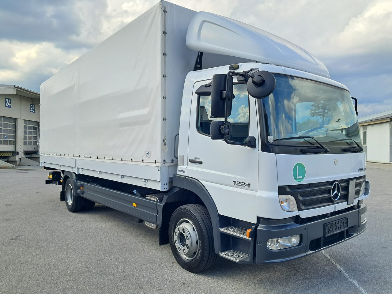 MERCEDES-BENZ ATEGO 12 24 Plane LBW | Klima | Schaltgetriebe - Camião de lona: foto 2 MERCEDES-BENZ ATEGO 12 24 Plane LBW | Klima | Schaltgetriebe - Camião de lona: foto 2