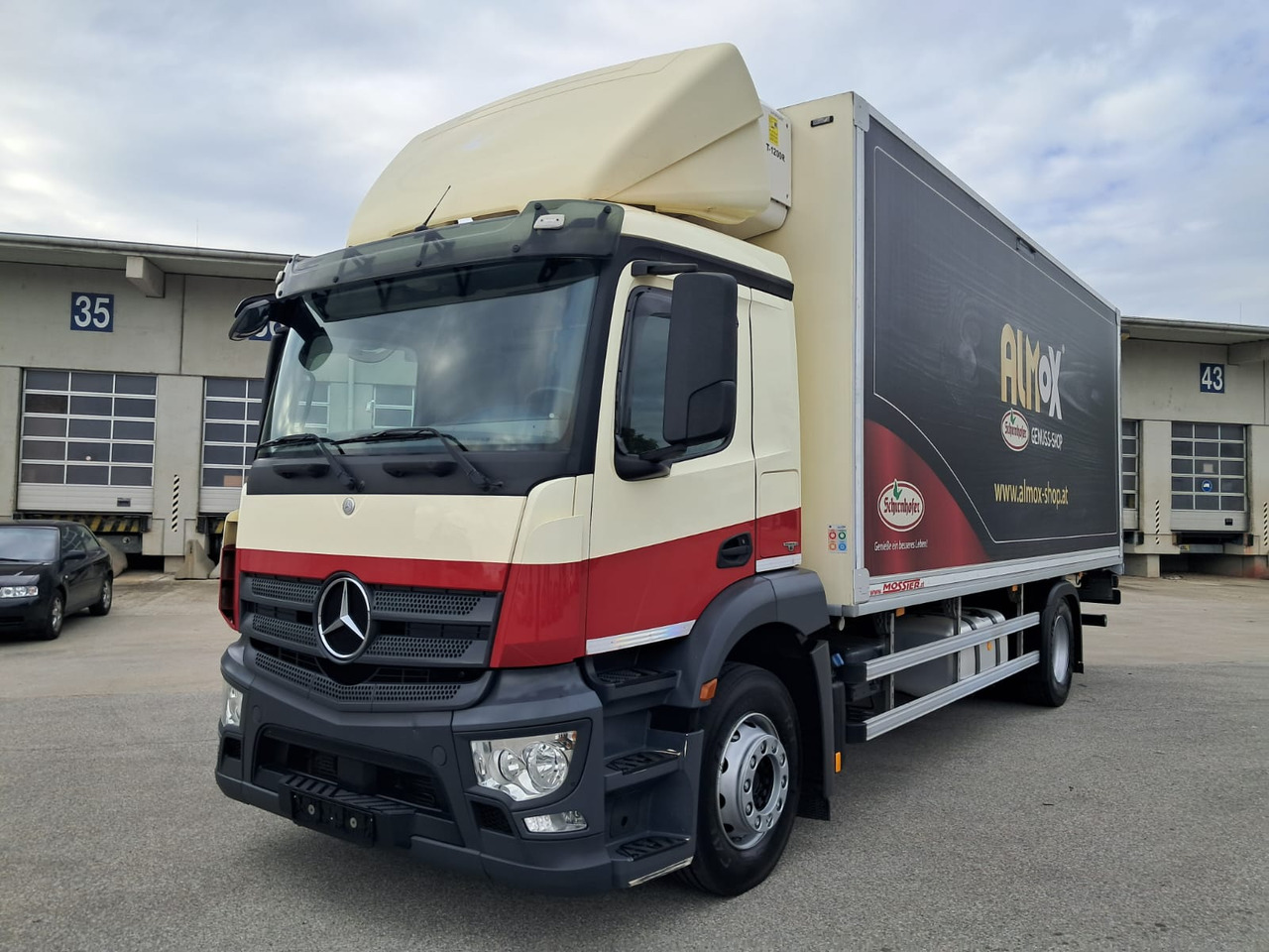 MERCEDES-BENZ Antos 1833 Kühlkoffer LBW | Standheizung | Euro 6 - Camião frigorífico: foto 1 MERCEDES-BENZ Antos 1833 Kühlkoffer LBW | Standheizung | Euro 6 - Camião frigorífico: foto 1