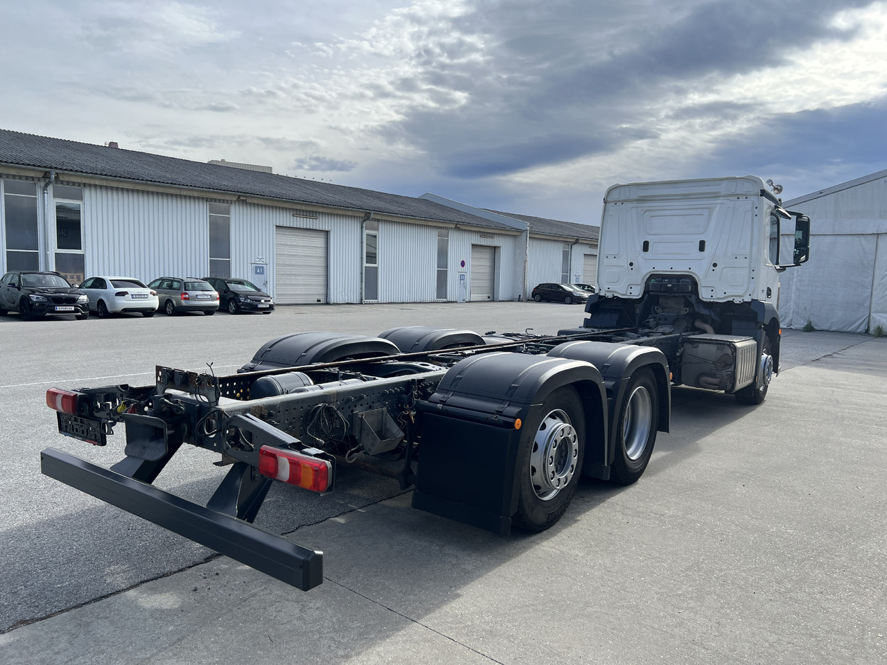 MERCEDES-BENZ Antos 25 40 | Standheizung | Klima | Liftachse - Camião chassi: foto 3 MERCEDES-BENZ Antos 25 40 | Standheizung | Klima | Liftachse - Camião chassi: foto 3