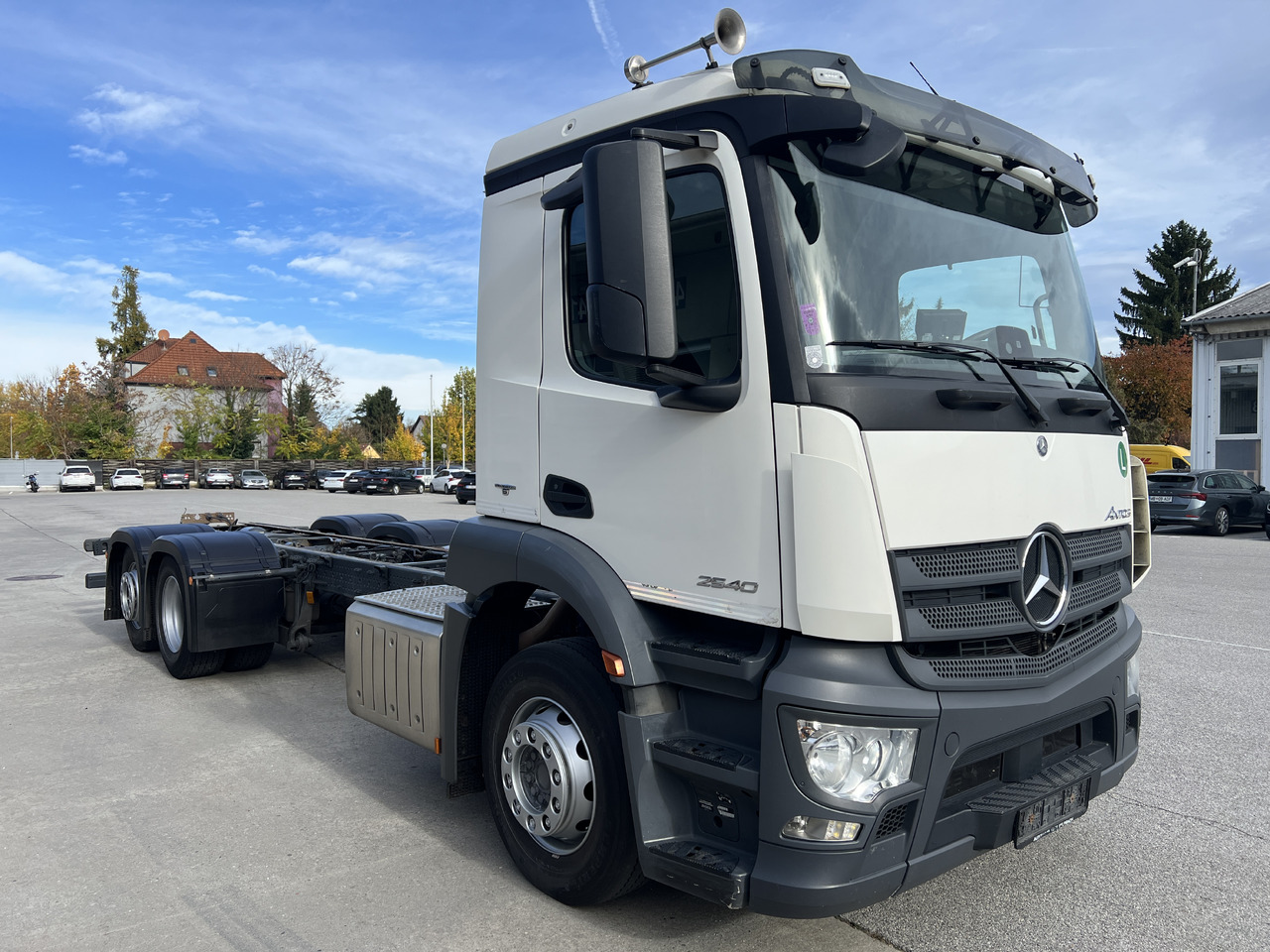 MERCEDES-BENZ Antos 25 40 | Standheizung | Klima | Liftachse - Camião chassi: foto 2 MERCEDES-BENZ Antos 25 40 | Standheizung | Klima | Liftachse - Camião chassi: foto 2