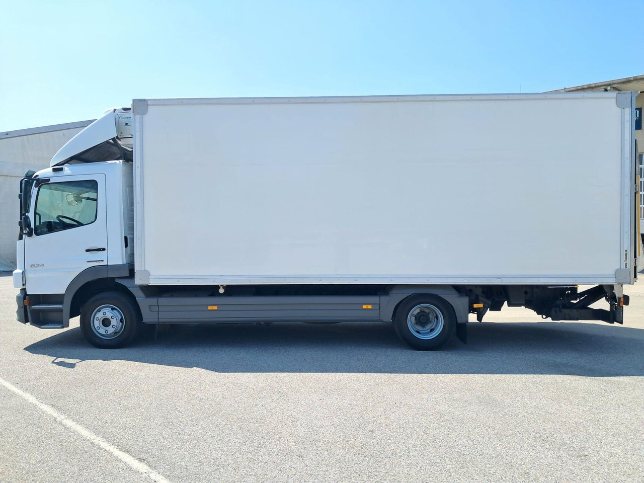 Mercedes-Benz Atego 824 Kühlkoffer | LBW | Klima | Diff - Camião frigorífico: foto 3 Mercedes-Benz Atego 824 Kühlkoffer | LBW | Klima | Diff - Camião frigorífico: foto 3