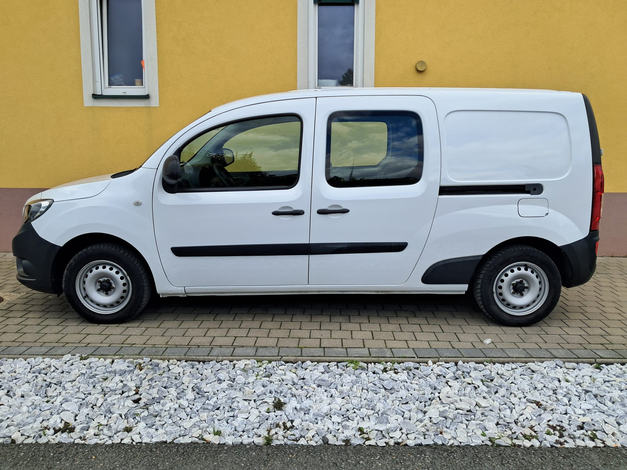 MERCEDES-BENZ Citan 109 CDI 5-Sitzer DKA | Schiebet. beids. | Klima | - Veículo comercial, Carrinha cabine dupla: foto 5 MERCEDES-BENZ Citan 109 CDI 5-Sitzer DKA | Schiebet. beids. | Klima | - Veículo comercial, Carrinha cabine dupla: foto 5