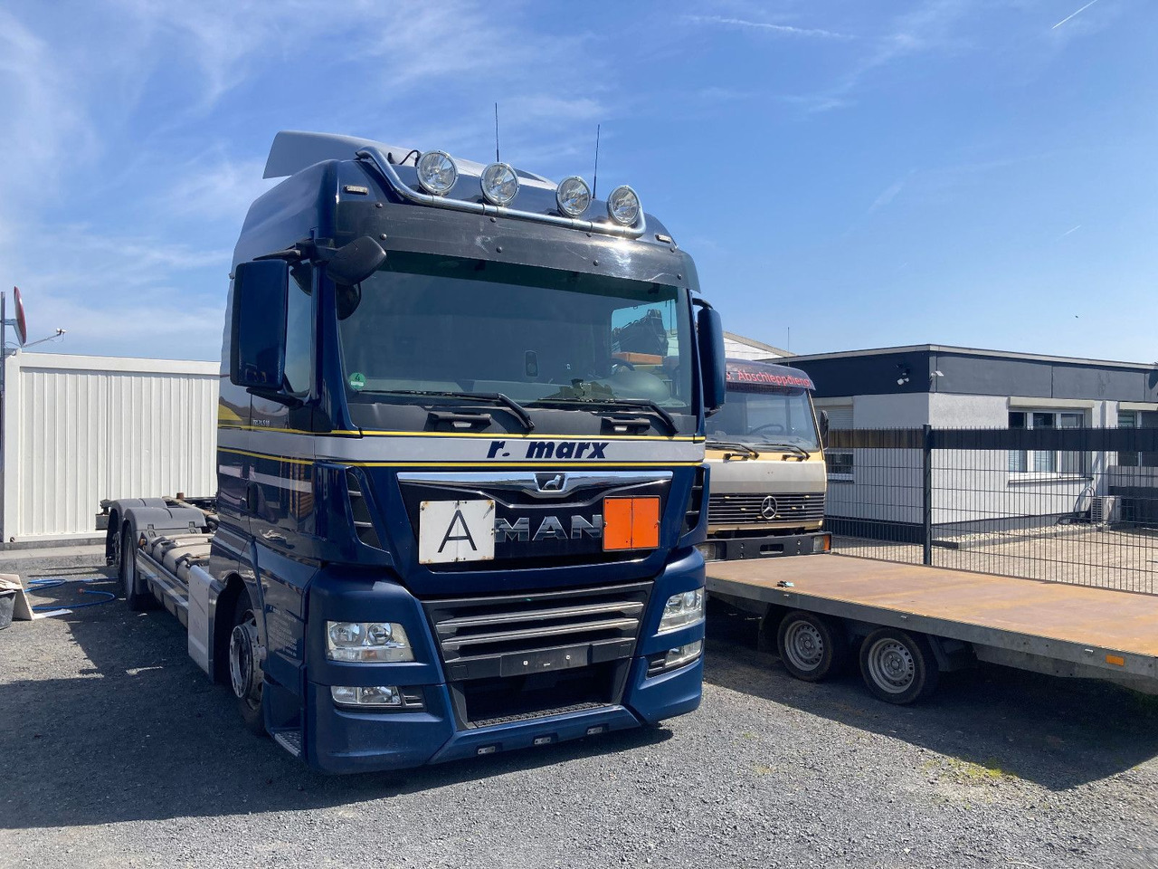 MAN TGX 26.470 Mega Ausstattung SONDERPREIS - Camião transportador de contêineres/ Caixa móvel: foto 2 MAN TGX 26.470 Mega Ausstattung SONDERPREIS - Camião transportador de contêineres/ Caixa móvel: foto 2