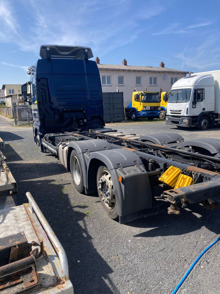 MAN TGX 26.470 Mega Ausstattung SONDERPREIS - Camião transportador de contêineres/ Caixa móvel: foto 3 MAN TGX 26.470 Mega Ausstattung SONDERPREIS - Camião transportador de contêineres/ Caixa móvel: foto 3